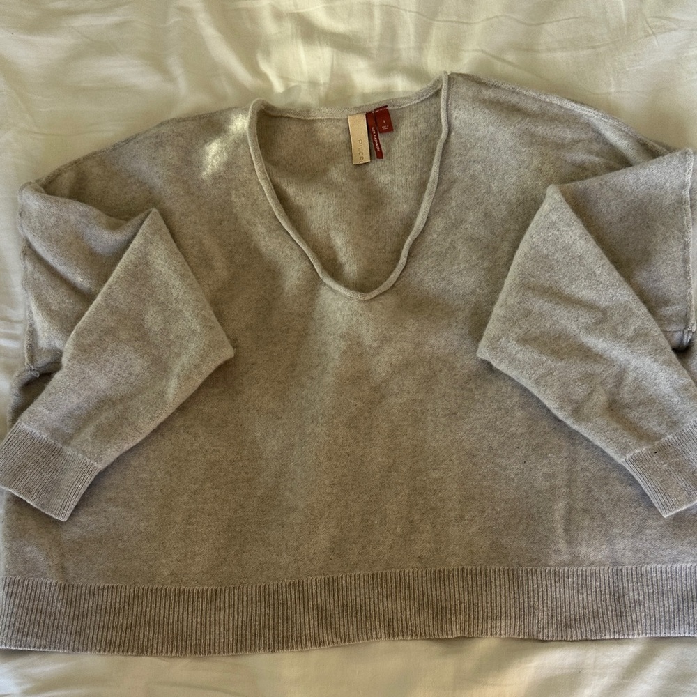 Pilcro Grey V Neck cropped cashmere Women's Sweater